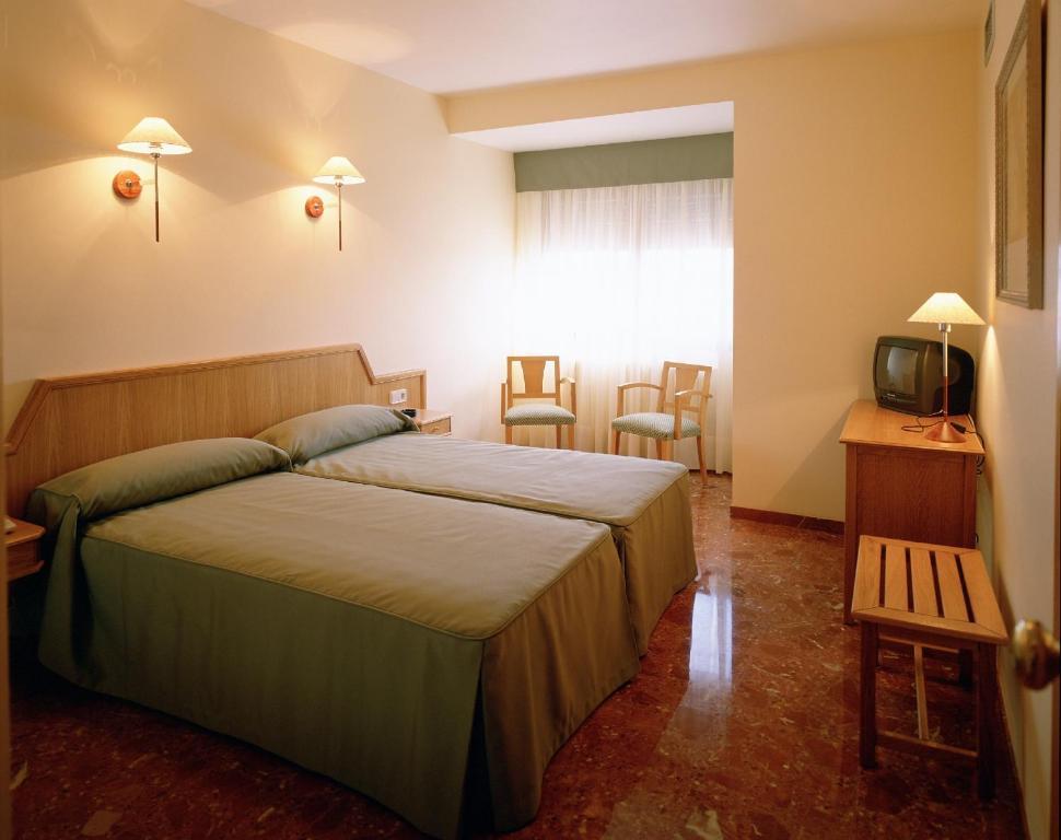 Hotel Chane La Puebla De Alfinden ภายนอก รูปภาพ